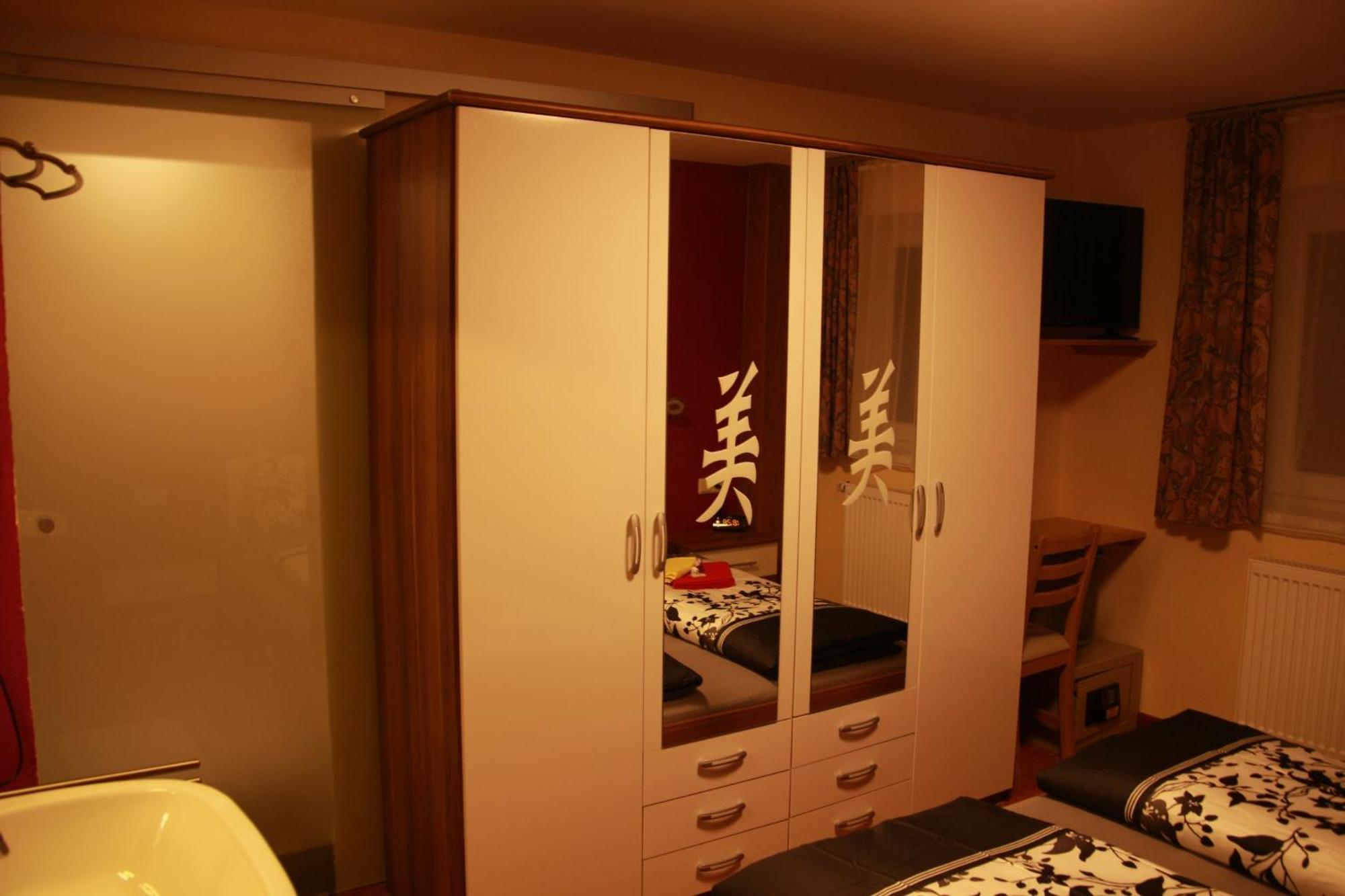 Haus Kartoner Hotel ชลัดมิง ห้อง รูปภาพ